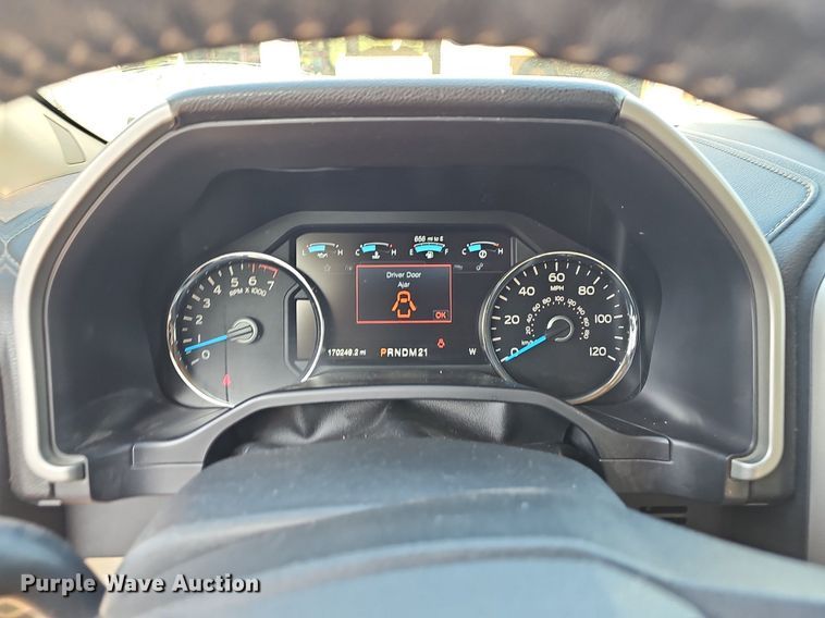 image for item NT9956 2017 Ford F150 Lariat  SuperCrew pickup truck