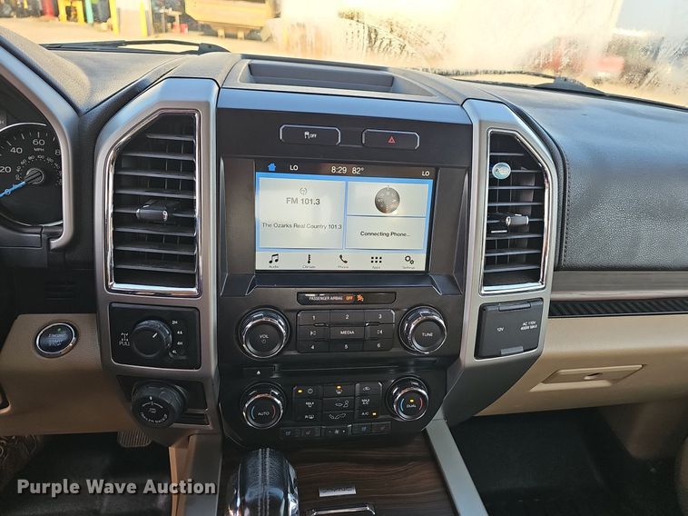 image for item NT9956 2017 Ford F150 Lariat  SuperCrew pickup truck