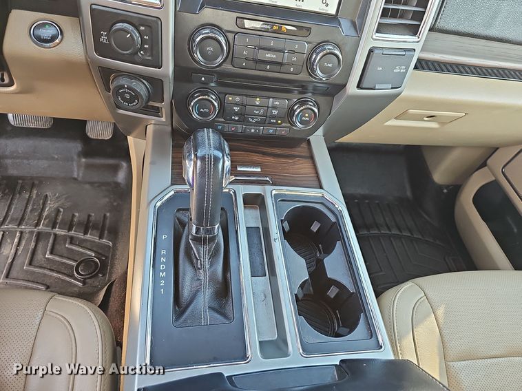 image for item NT9956 2017 Ford F150 Lariat  SuperCrew pickup truck