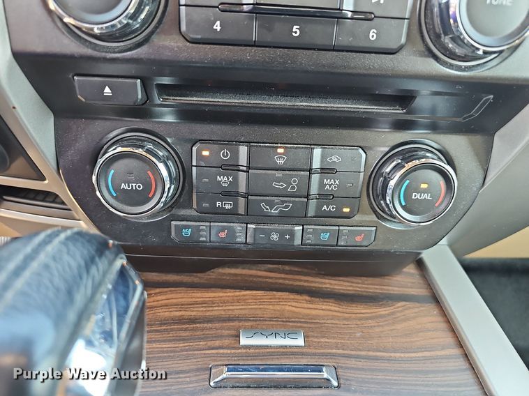 image for item NT9956 2017 Ford F150 Lariat  SuperCrew pickup truck