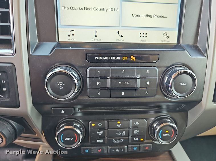 image for item NT9956 2017 Ford F150 Lariat  SuperCrew pickup truck