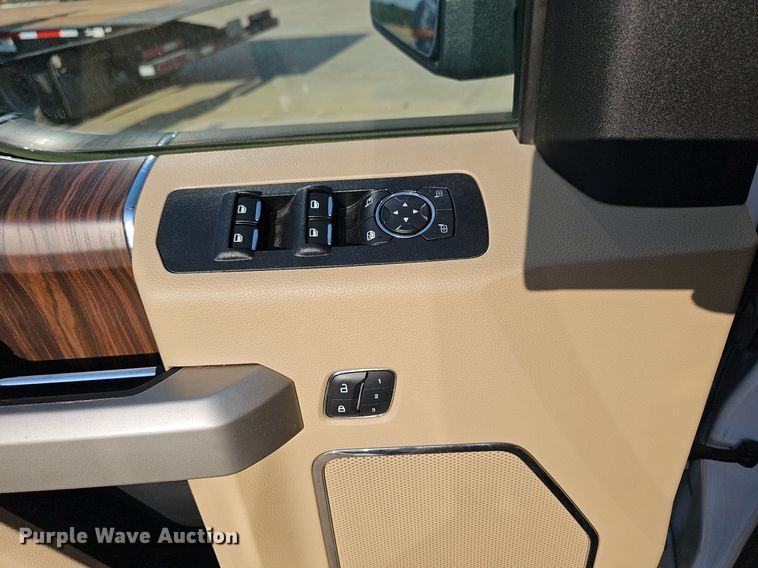 image for item NT9956 2017 Ford F150 Lariat  SuperCrew pickup truck