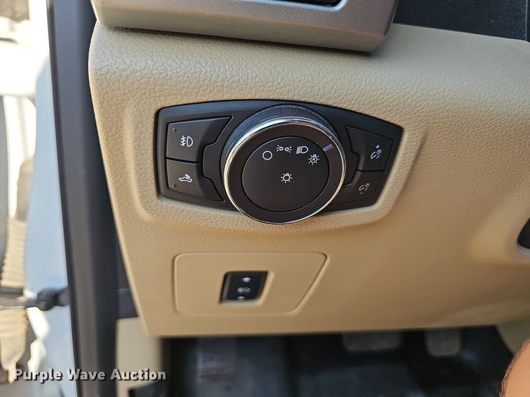 image for item NT9956 2017 Ford F150 Lariat  SuperCrew pickup truck