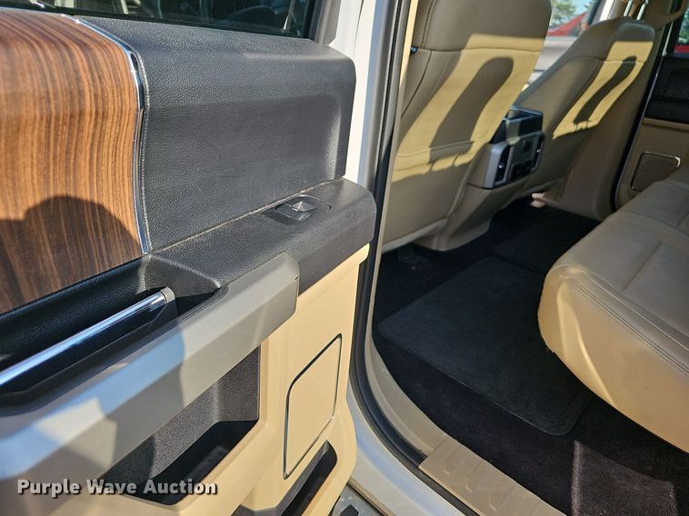 image for item NT9956 2017 Ford F150 Lariat  SuperCrew pickup truck