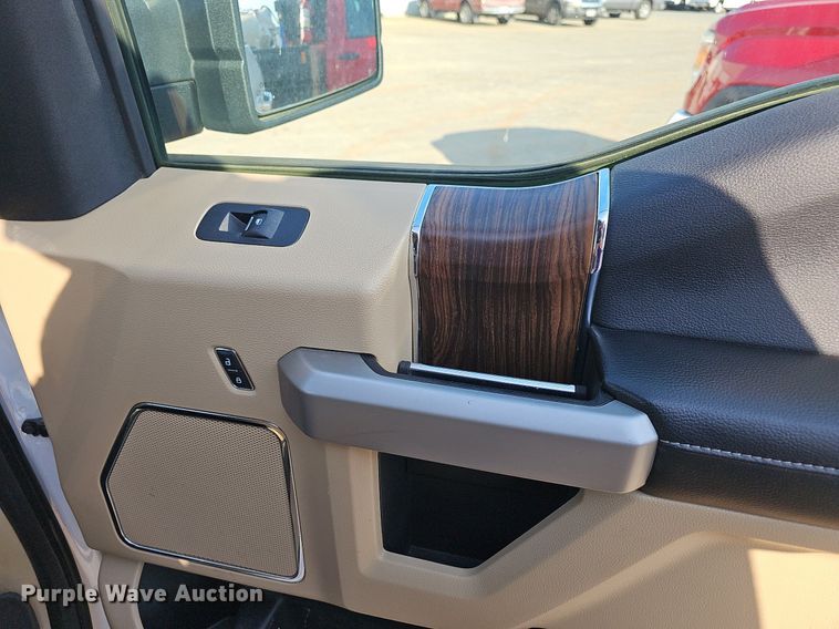 image for item NT9956 2017 Ford F150 Lariat  SuperCrew pickup truck