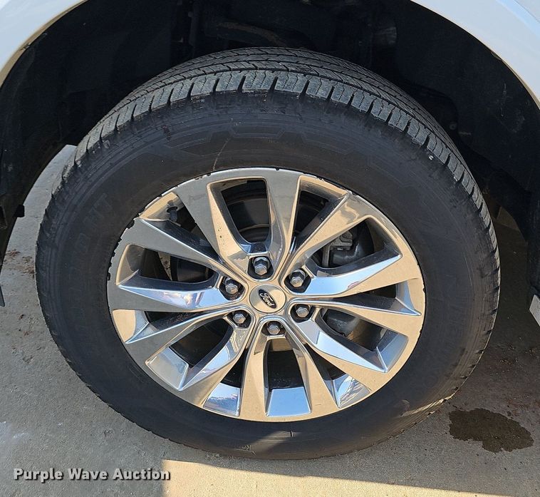 image for item NT9956 2017 Ford F150 Lariat  SuperCrew pickup truck