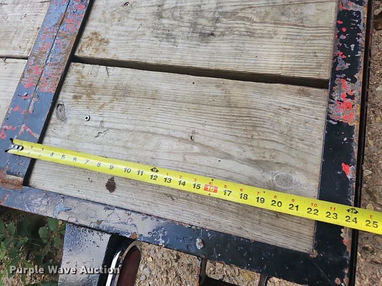 image for item NT9976 2000 Parker  utility trailer