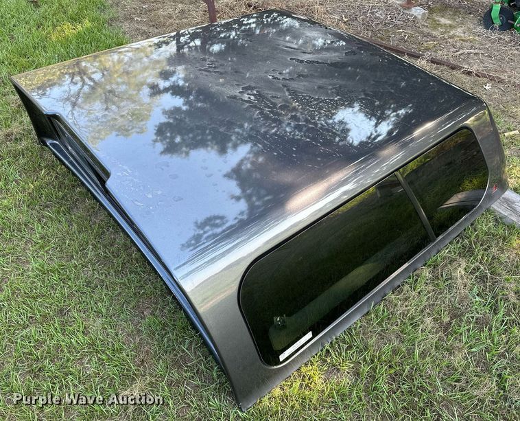 image for item OC9140 Leer 100 XL  pickup truck topper