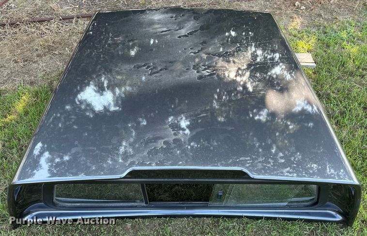 image for item OC9140 Leer 100 XL  pickup truck topper