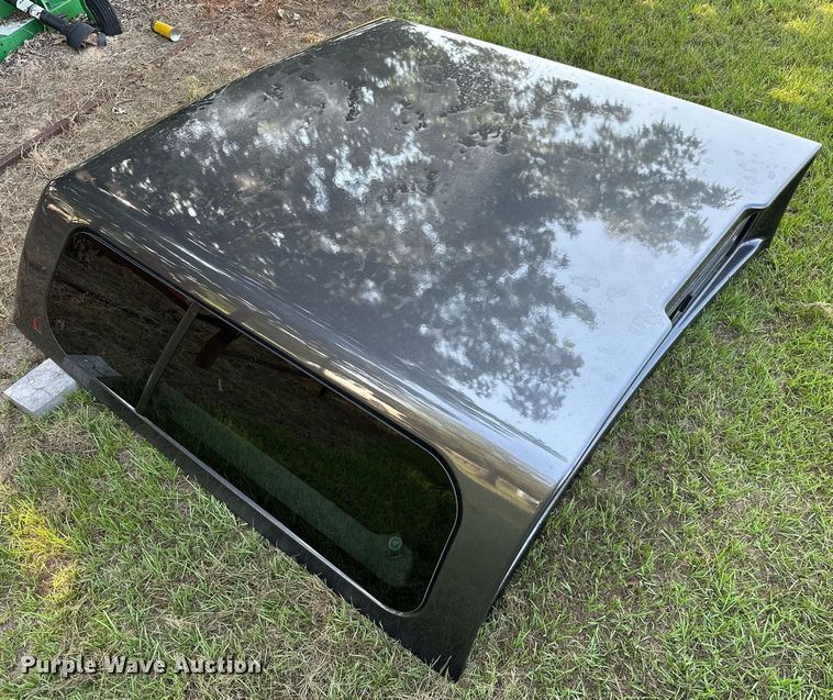 image for item OC9140 Leer 100 XL  pickup truck topper