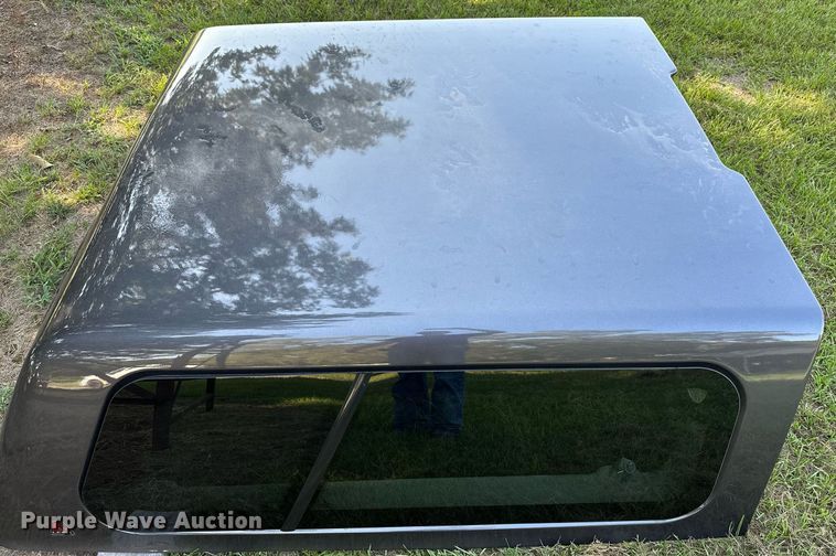 image for item OC9140 Leer 100 XL  pickup truck topper