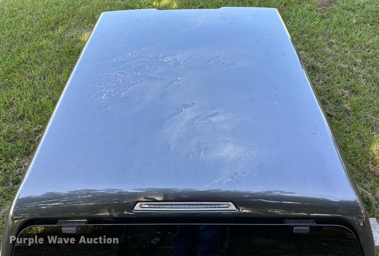 image for item OC9140 Leer 100 XL  pickup truck topper