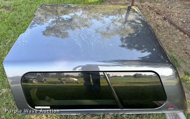 image for item OC9140 Leer 100 XL  pickup truck topper