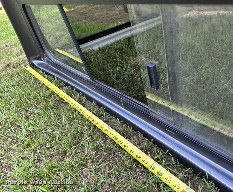 image for item OC9140 Leer 100 XL  pickup truck topper