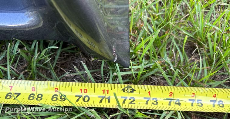 image for item OC9140 Leer 100 XL  pickup truck topper