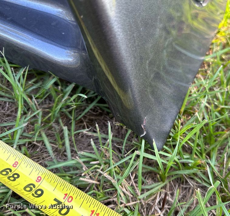 image for item OC9140 Leer 100 XL  pickup truck topper