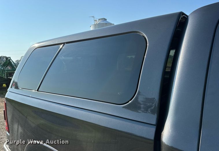 image for item OC9140 Leer 100 XL  pickup truck topper