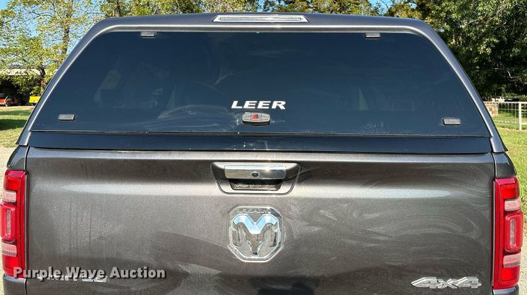 image for item OC9140 Leer 100 XL  pickup truck topper
