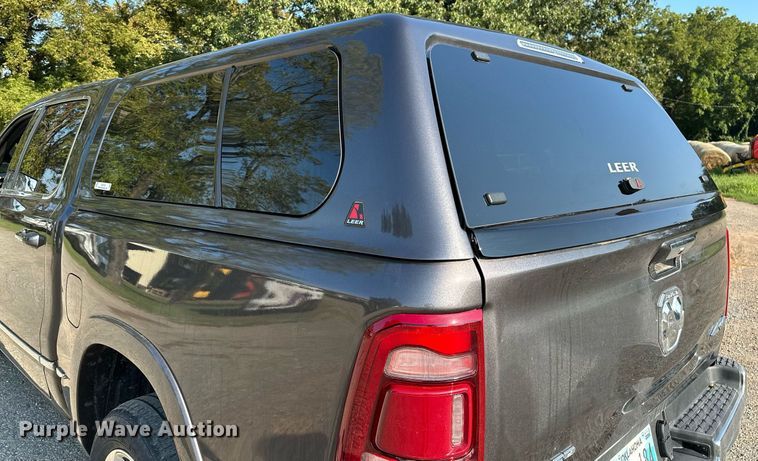 image for item OC9140 Leer 100 XL  pickup truck topper