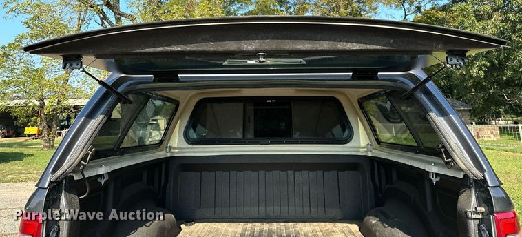 image for item OC9140 Leer 100 XL  pickup truck topper