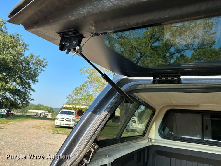 image for item OC9140 Leer 100 XL  pickup truck topper