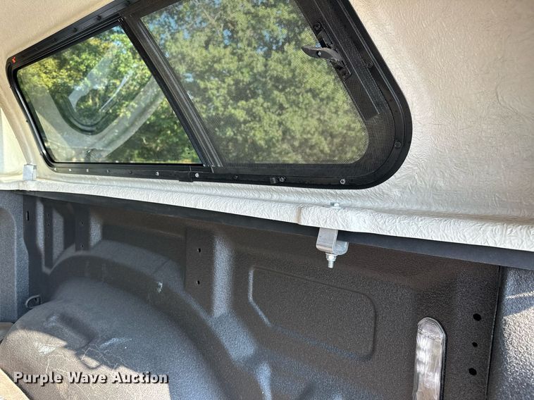 image for item OC9140 Leer 100 XL  pickup truck topper