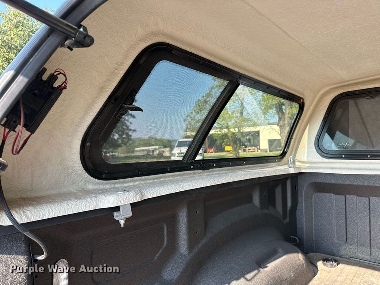 image for item OC9140 Leer 100 XL  pickup truck topper