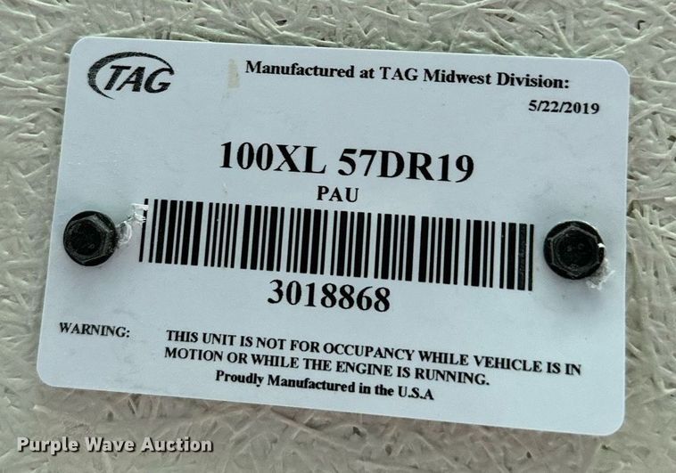 image for item OC9140 Leer 100 XL  pickup truck topper