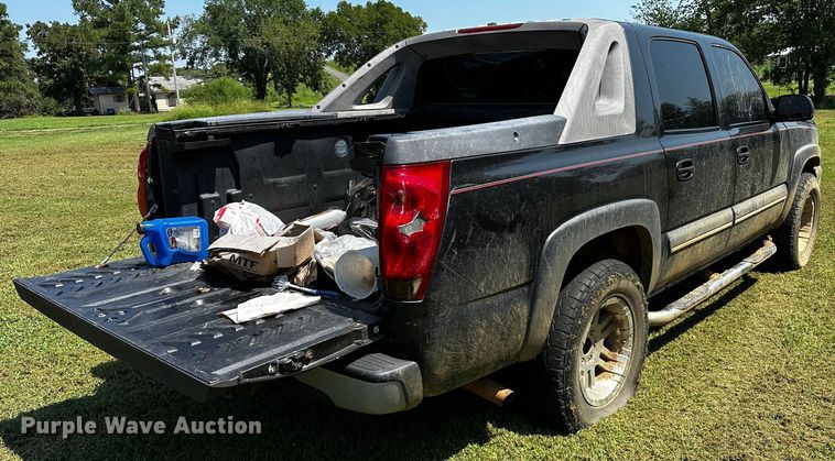 image for item OC9149 2003  Chevrolet Avalanche  Crew Cab pickup truck