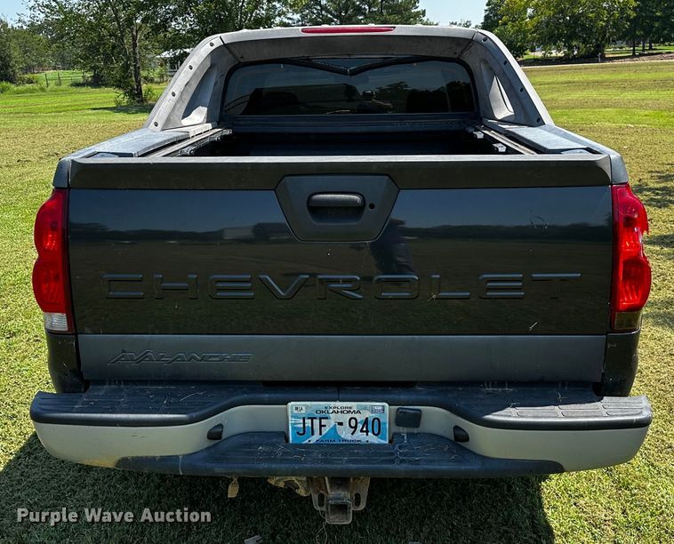 image for item OC9149 2003  Chevrolet Avalanche  Crew Cab pickup truck