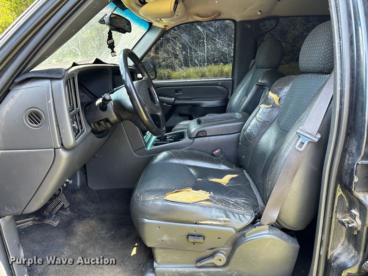 image for item OC9149 2003  Chevrolet Avalanche  Crew Cab pickup truck