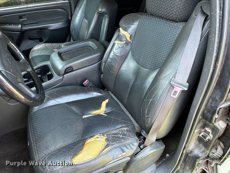 image for item OC9149 2003  Chevrolet Avalanche  Crew Cab pickup truck