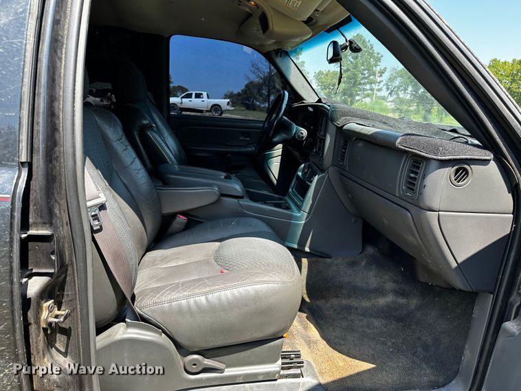 image for item OC9149 2003  Chevrolet Avalanche  Crew Cab pickup truck