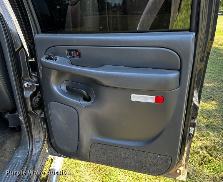 image for item OC9149 2003  Chevrolet Avalanche  Crew Cab pickup truck