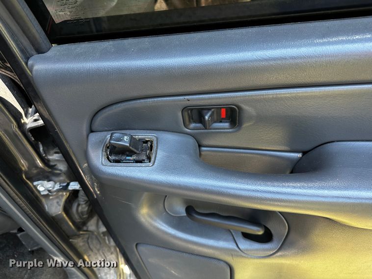 image for item OC9149 2003  Chevrolet Avalanche  Crew Cab pickup truck