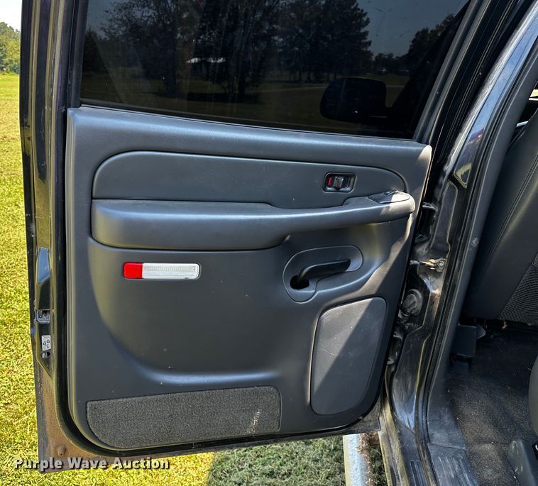 image for item OC9149 2003  Chevrolet Avalanche  Crew Cab pickup truck