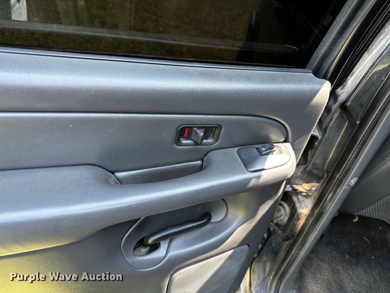 image for item OC9149 2003  Chevrolet Avalanche  Crew Cab pickup truck