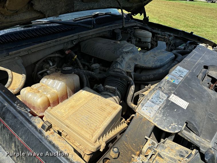 image for item OC9149 2003  Chevrolet Avalanche  Crew Cab pickup truck