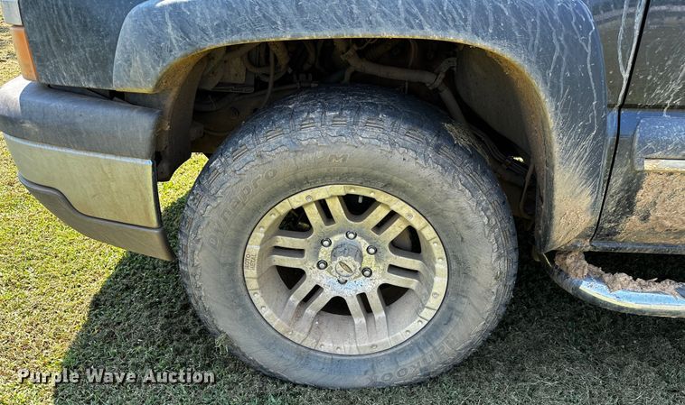 image for item OC9149 2003  Chevrolet Avalanche  Crew Cab pickup truck