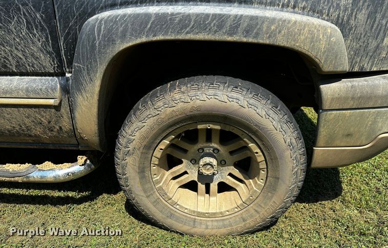 image for item OC9149 2003  Chevrolet Avalanche  Crew Cab pickup truck