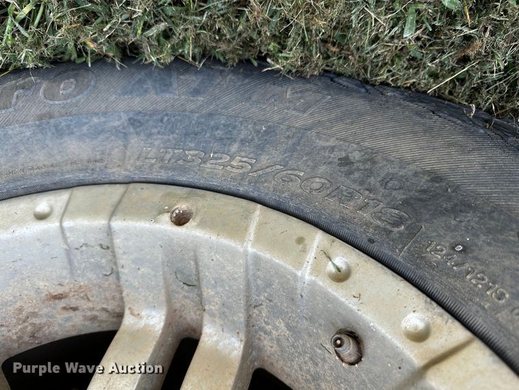 image for item OC9149 2003  Chevrolet Avalanche  Crew Cab pickup truck