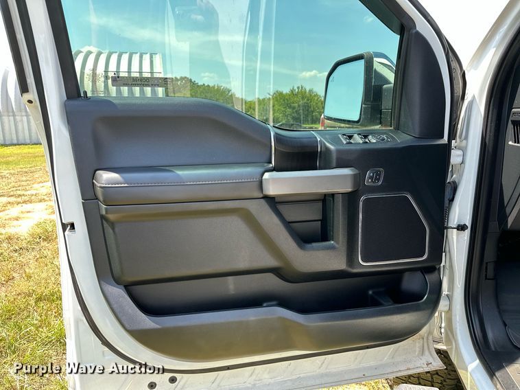 image for item OC9168 2020 Ford F150 Platinum  SuperCrew pickup truck