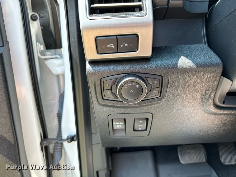 image for item OC9168 2020 Ford F150 Platinum  SuperCrew pickup truck