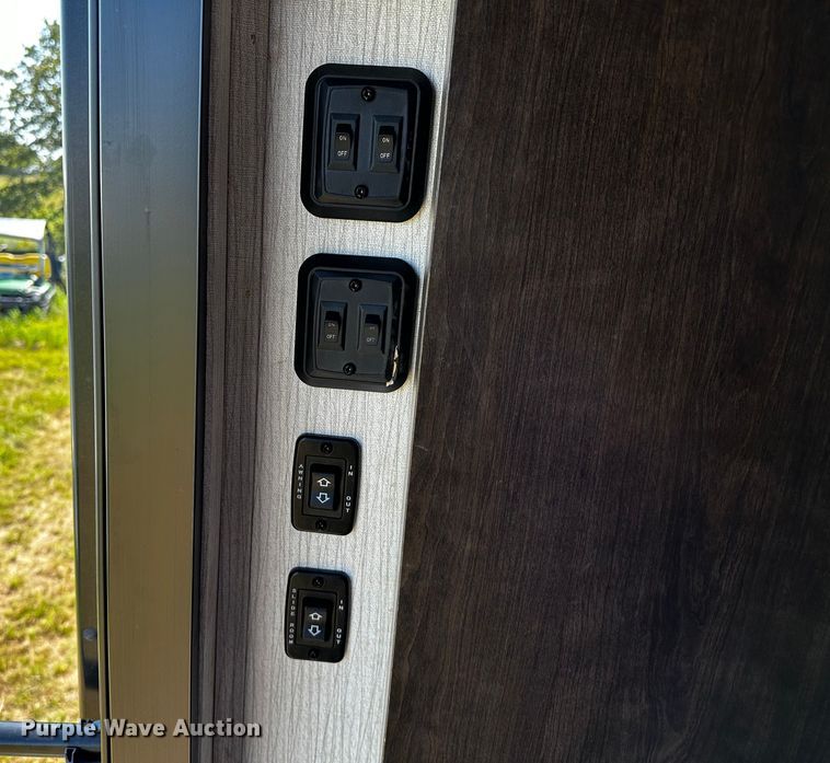 image for item OC9172 2020 Heartland Trail Runner  camper