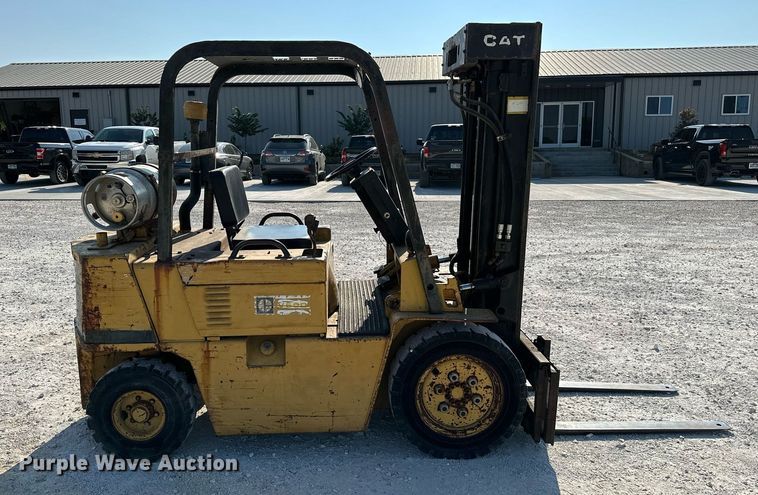 image for item OC9186 Caterpillar V50D  forklift