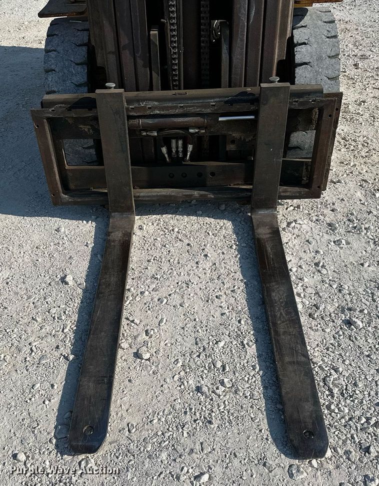 image for item OC9186 Caterpillar V50D  forklift