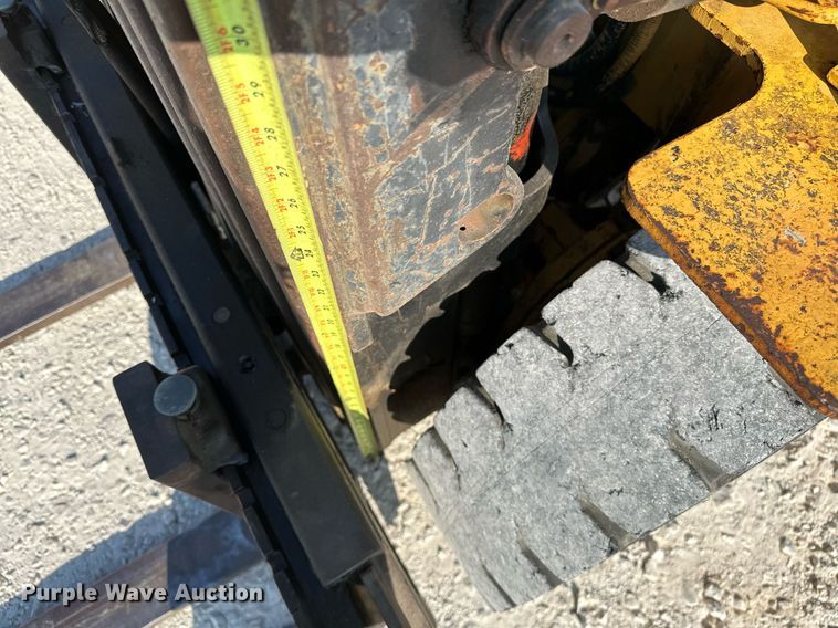 image for item OC9186 Caterpillar V50D  forklift