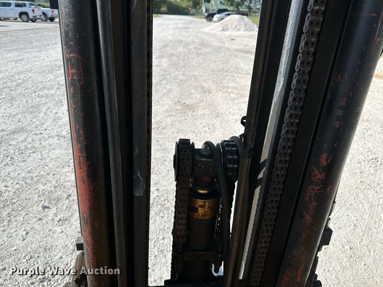 image for item OC9186 Caterpillar V50D  forklift