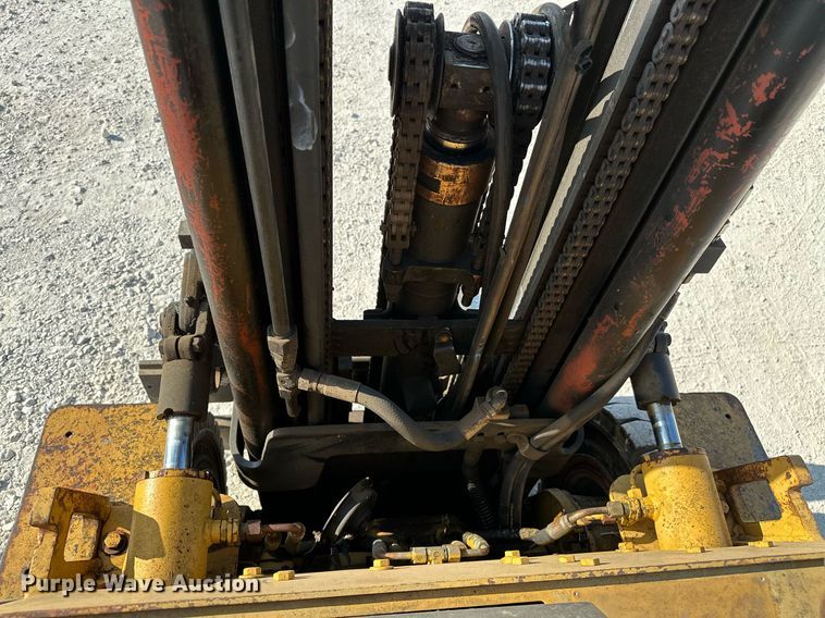 image for item OC9186 Caterpillar V50D  forklift