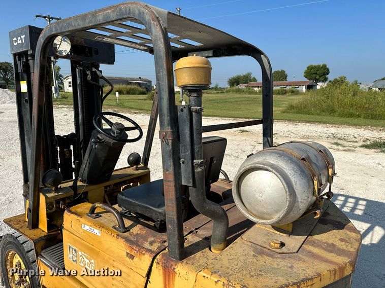 image for item OC9186 Caterpillar V50D  forklift